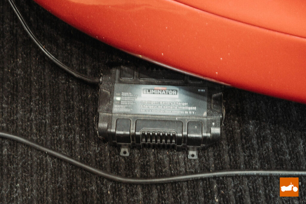 Motomaster battery tender charging battery